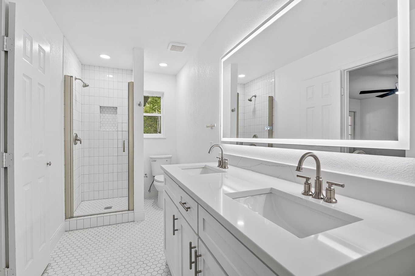 Dallas House: 2212 Larry Drive