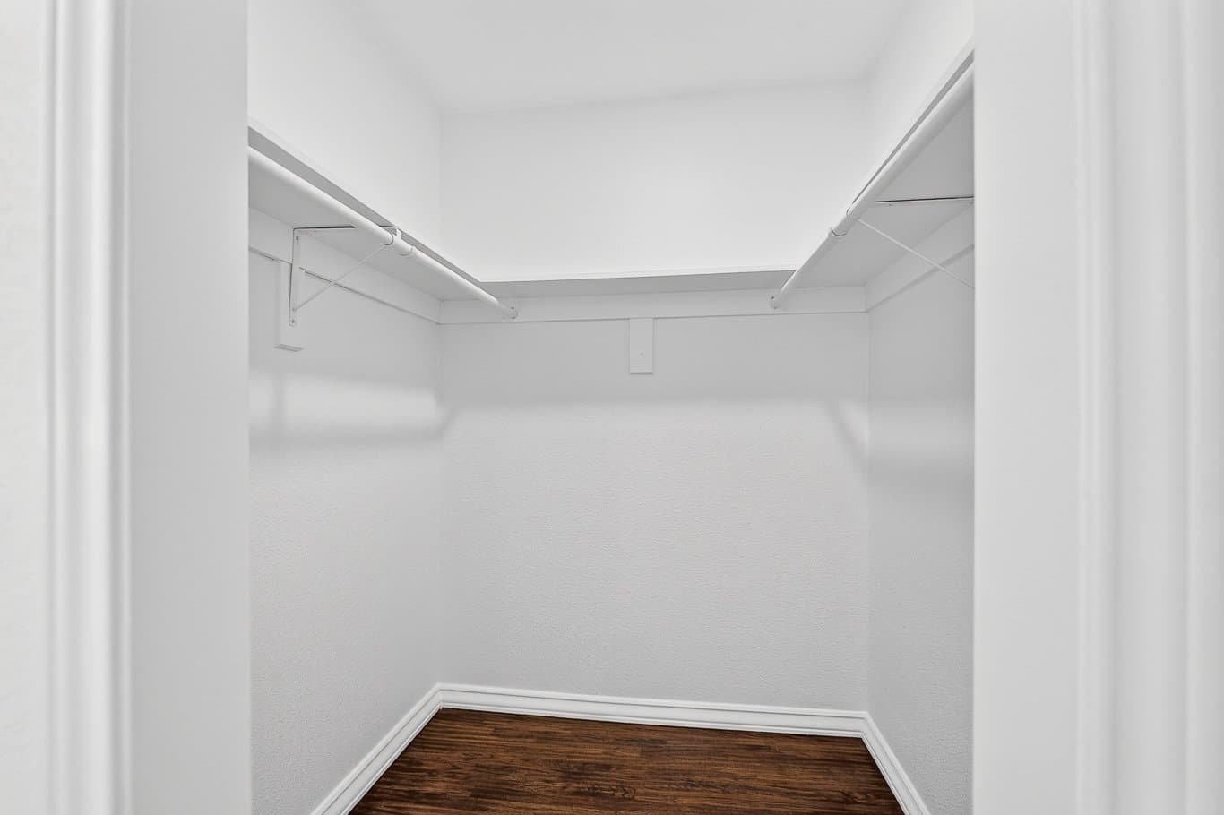 Dallas House: 2212 Larry Drive