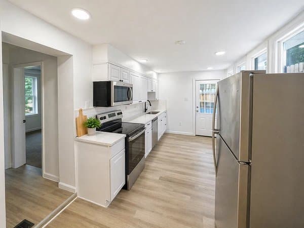 St. Louis House: 4266 Washington St