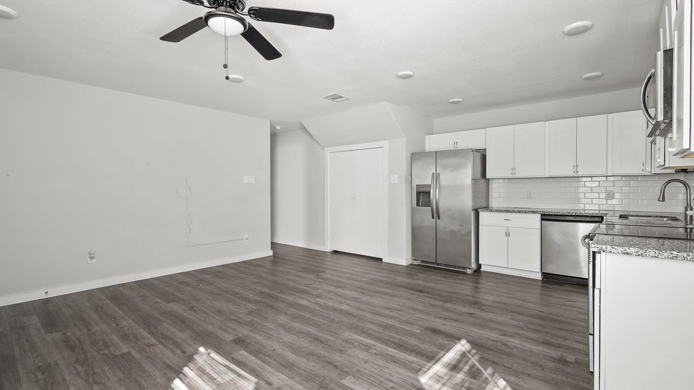 Houston Multiplex: 11610 Danford Ln