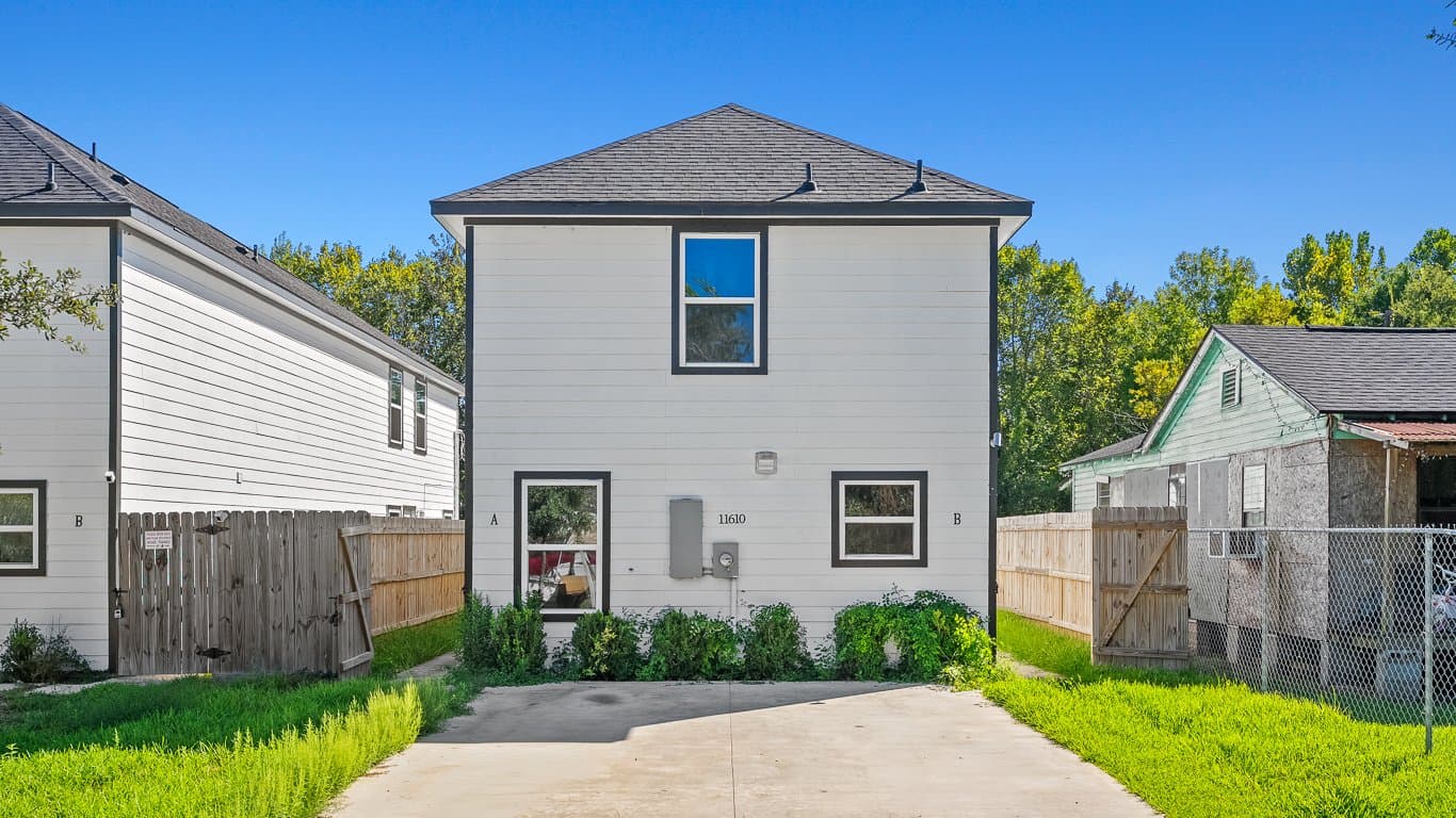 Houston Multiplex: 11610 Danford Ln