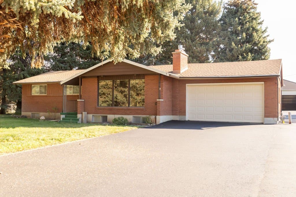 Huntsville House: 916 S 6800 E