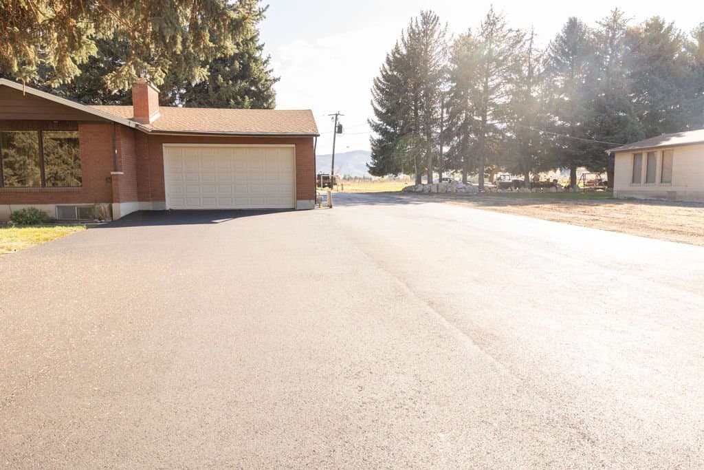 Huntsville House: 916 S 6800 E