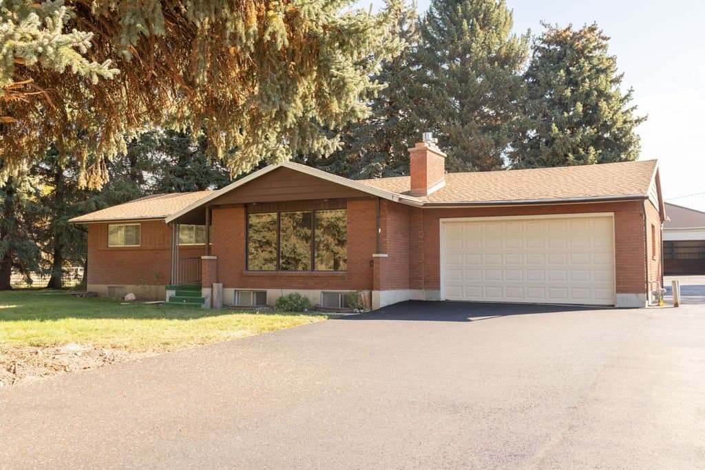Huntsville House: 916 S 6800 E