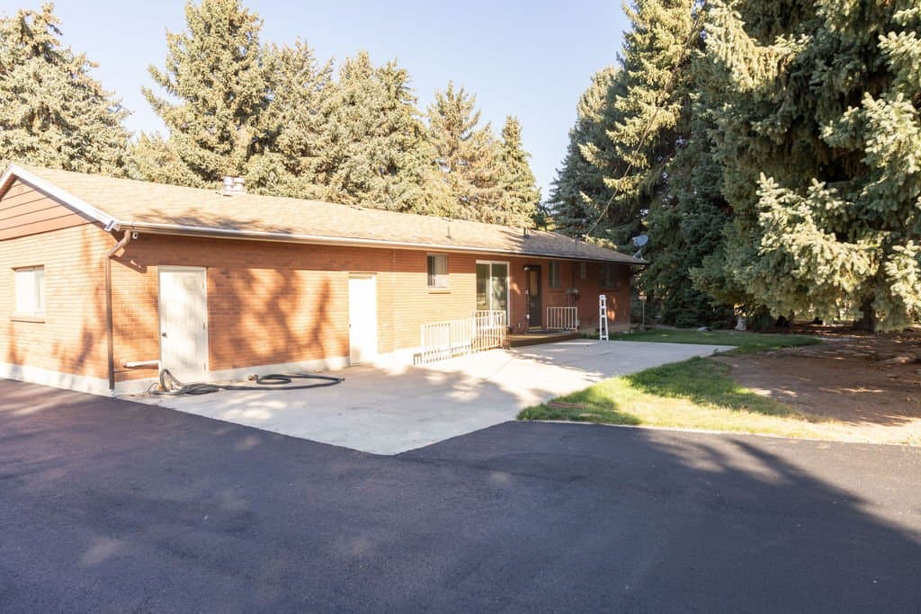 Huntsville House: 916 S 6800 E