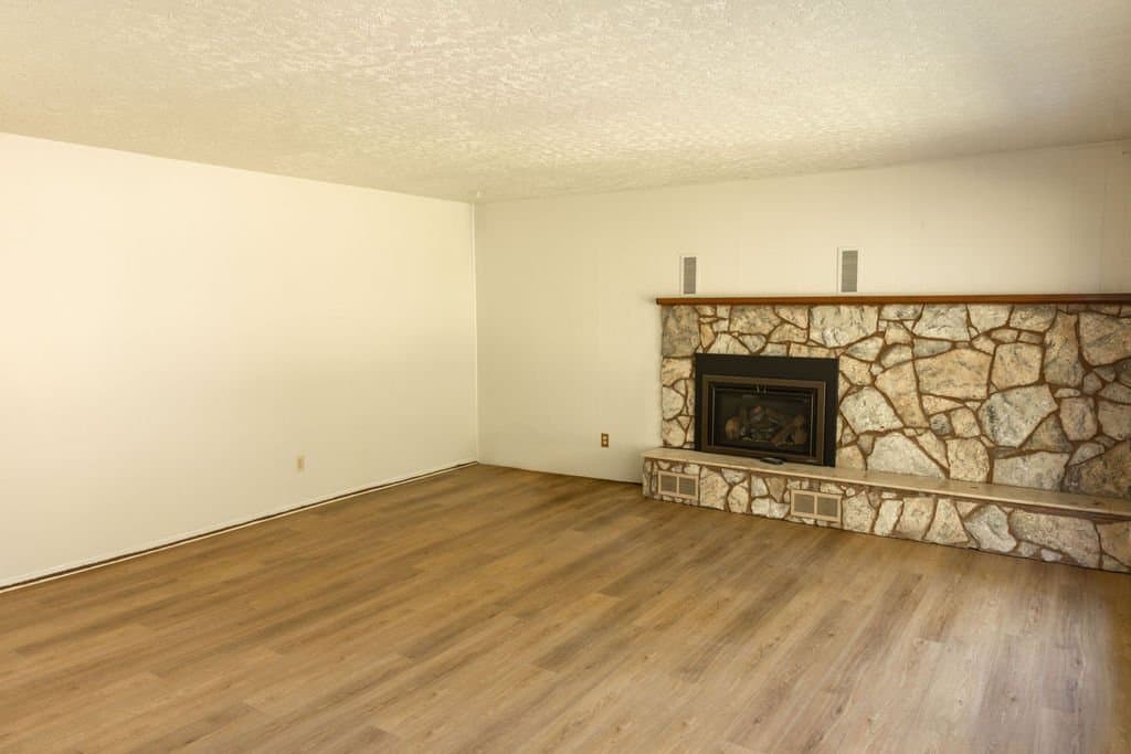 Huntsville House: 916 S 6800 E