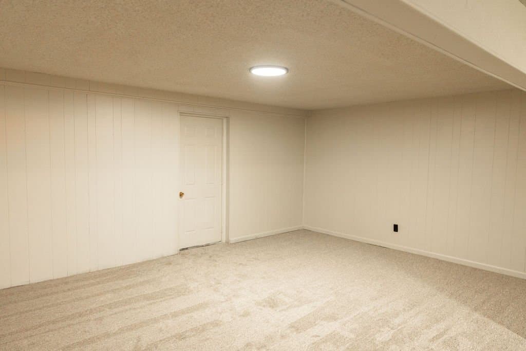 Huntsville House: 916 S 6800 E