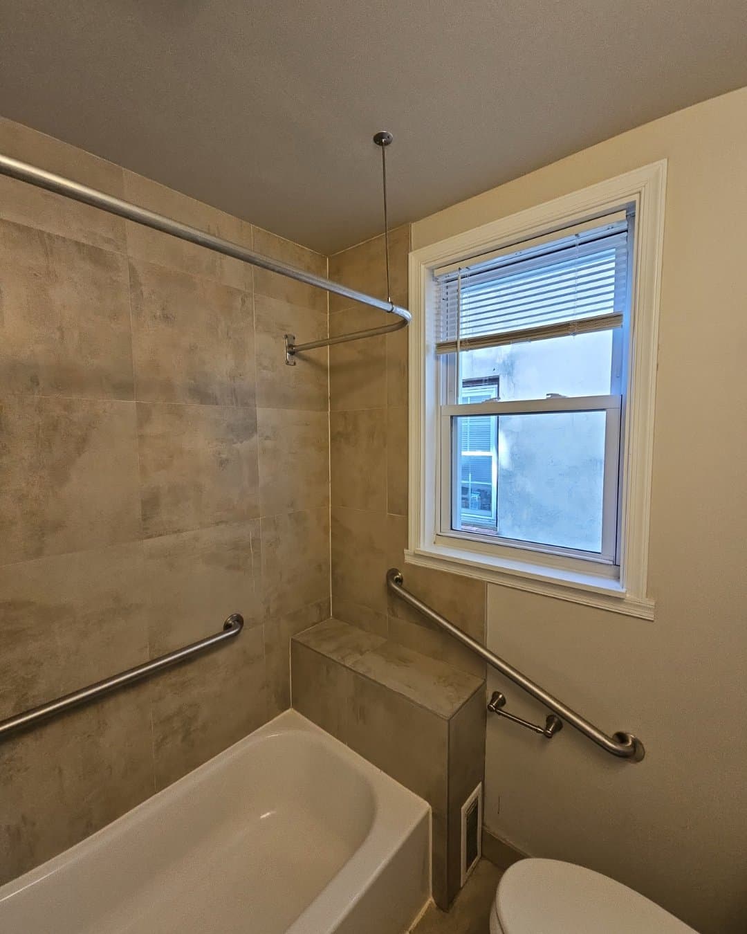 Philadelphia Townhome: 637 N 32nd St