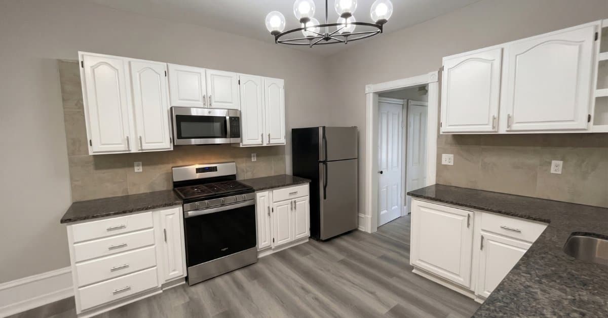 Philadelphia Townhome: 637 N 32nd St