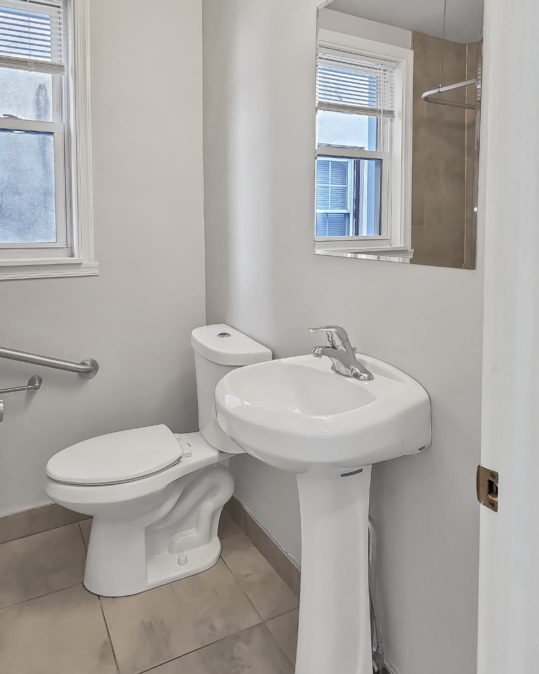 Philadelphia Townhome: 637 N 32nd St