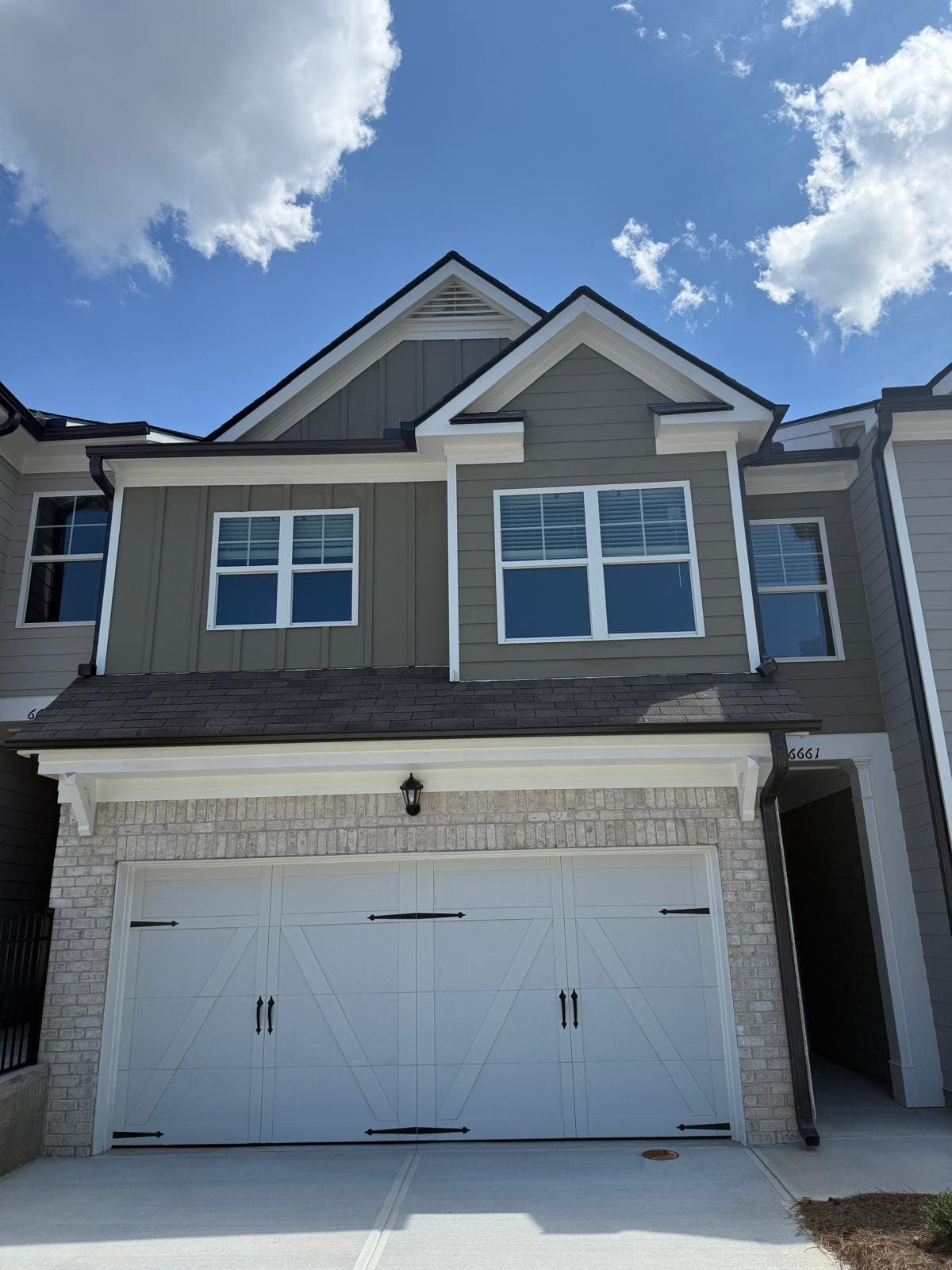 Flowery Branch Townhome: 6661 Parsons St