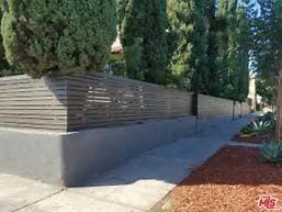 Los Angeles House: 4308 Lockwood Ave
