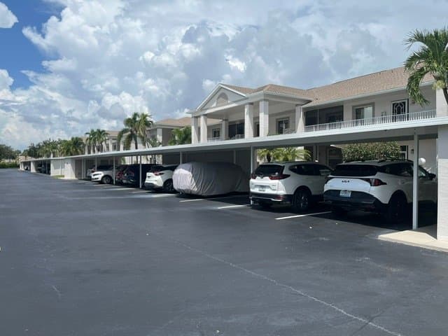 Estero Condo: 20621 Country Creek Dr