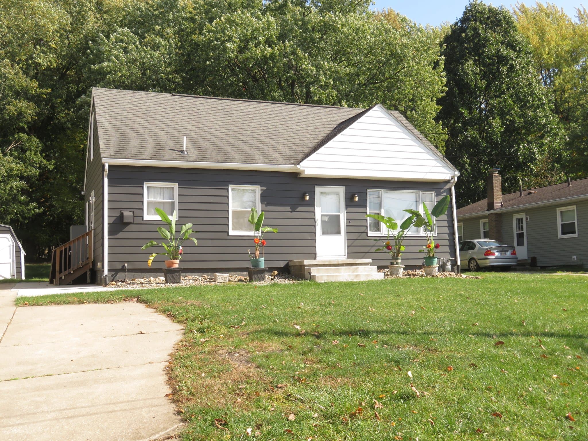 Akron House: 1615 Hyde Park Ave