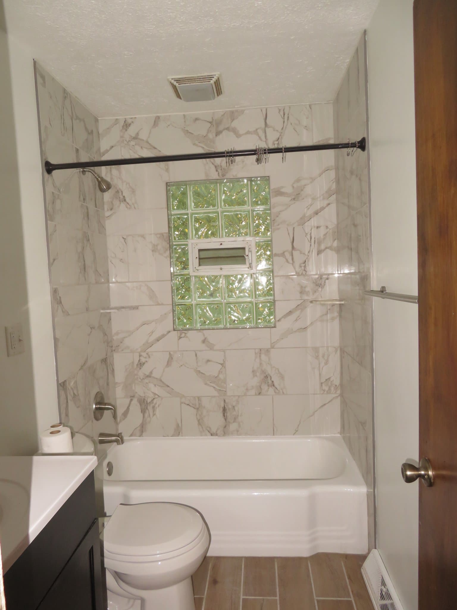 Akron House: 1615 Hyde Park Ave