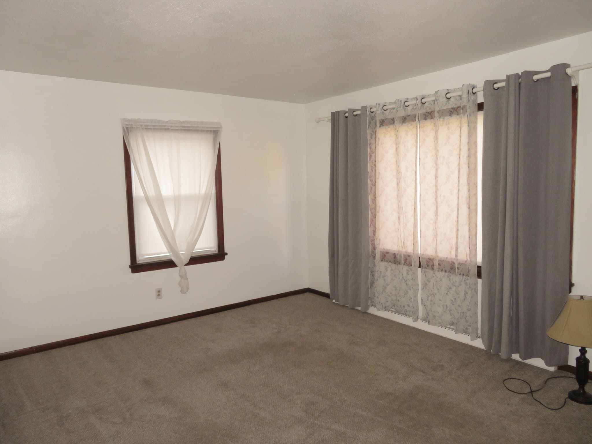 Akron House: 1615 Hyde Park Ave