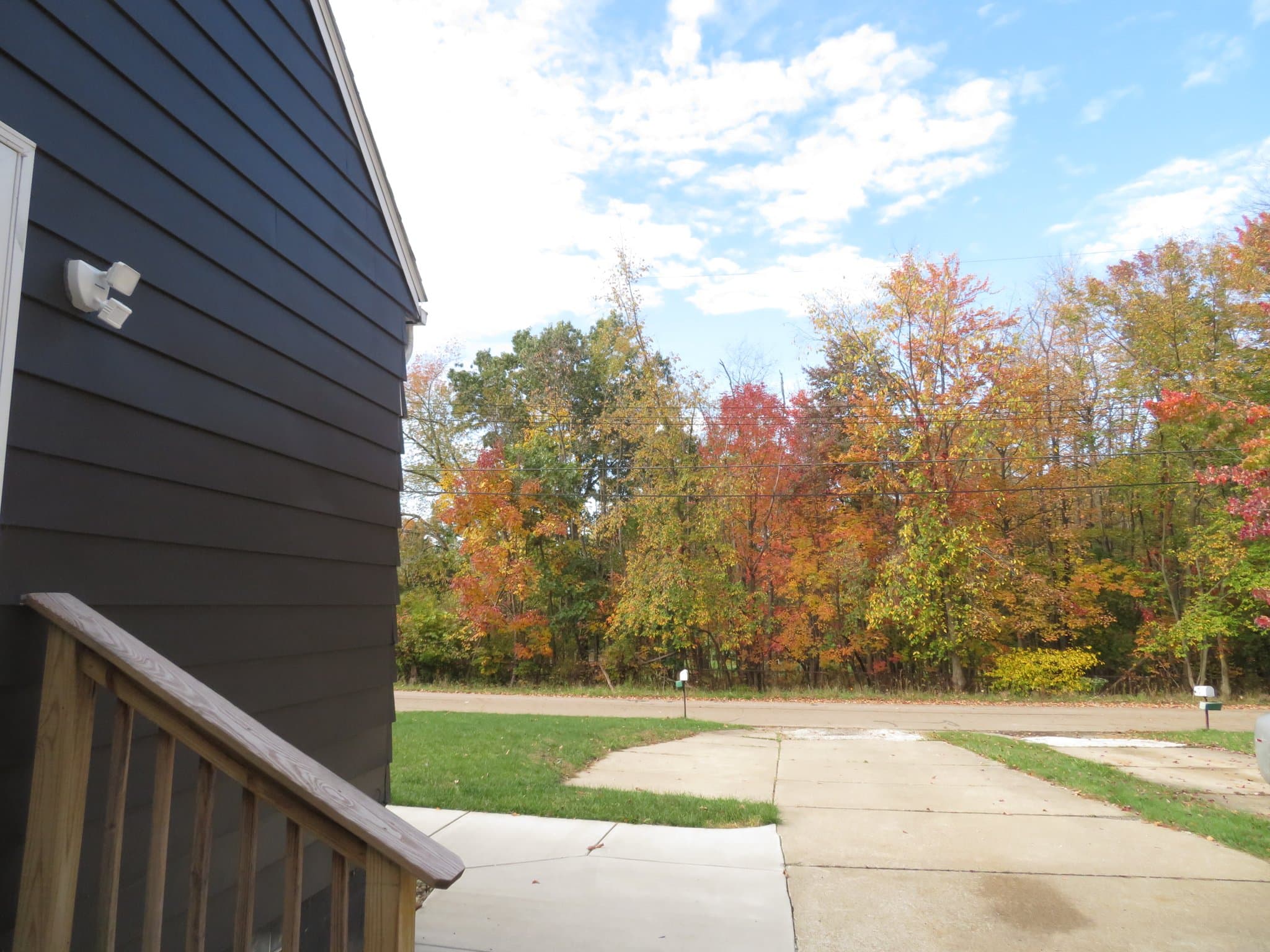 Akron House: 1615 Hyde Park Ave
