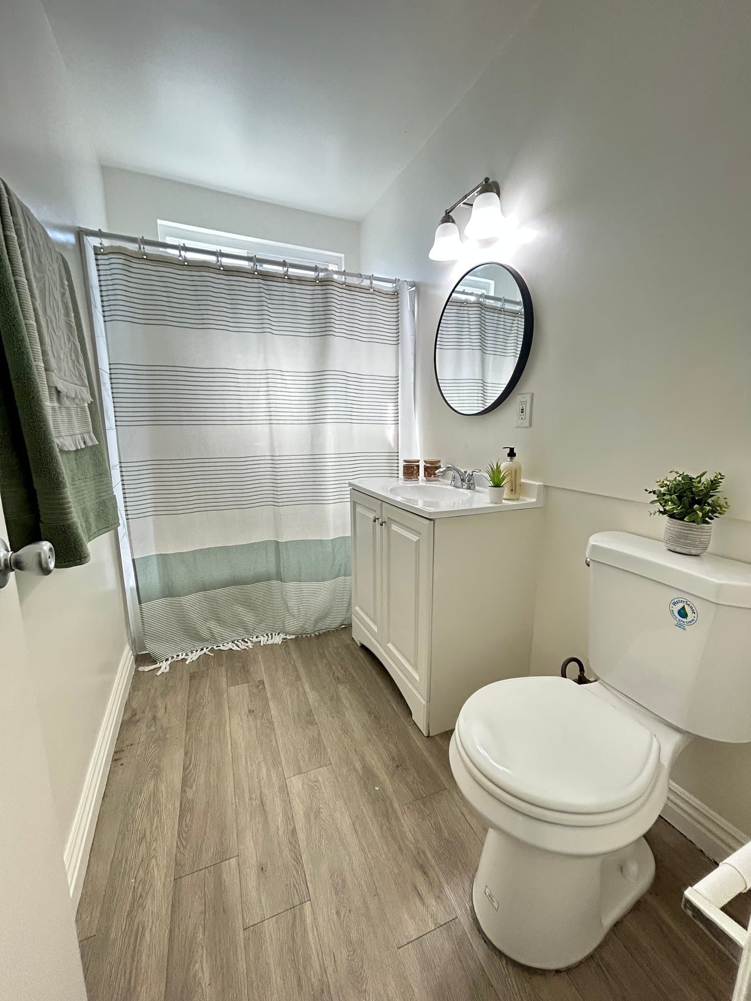 Canoga Park Apartment: 8820 Topanga Canyon Blvd Apt 9