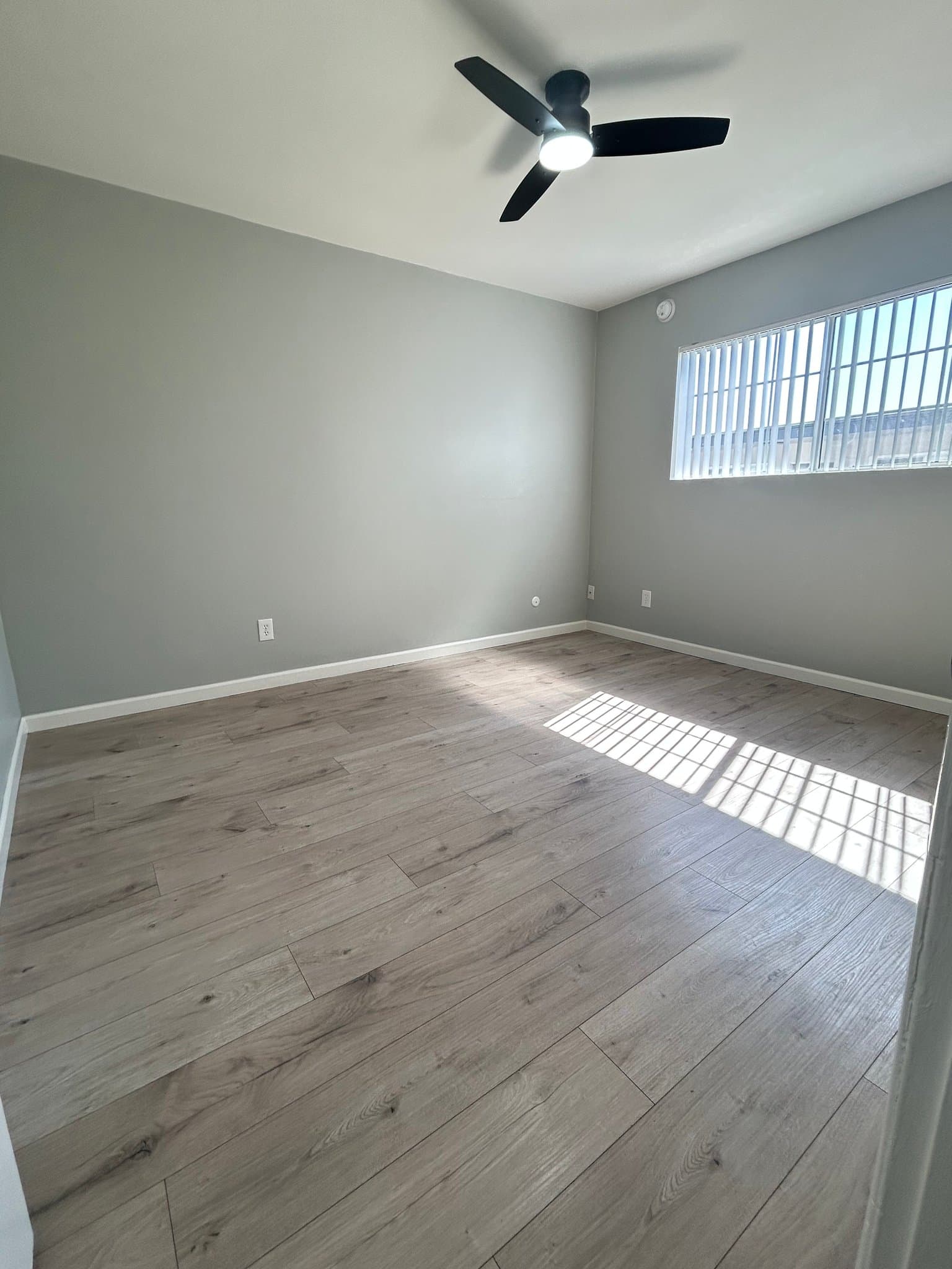 Canoga Park Apartment: 8820 Topanga Canyon Blvd Apt 9