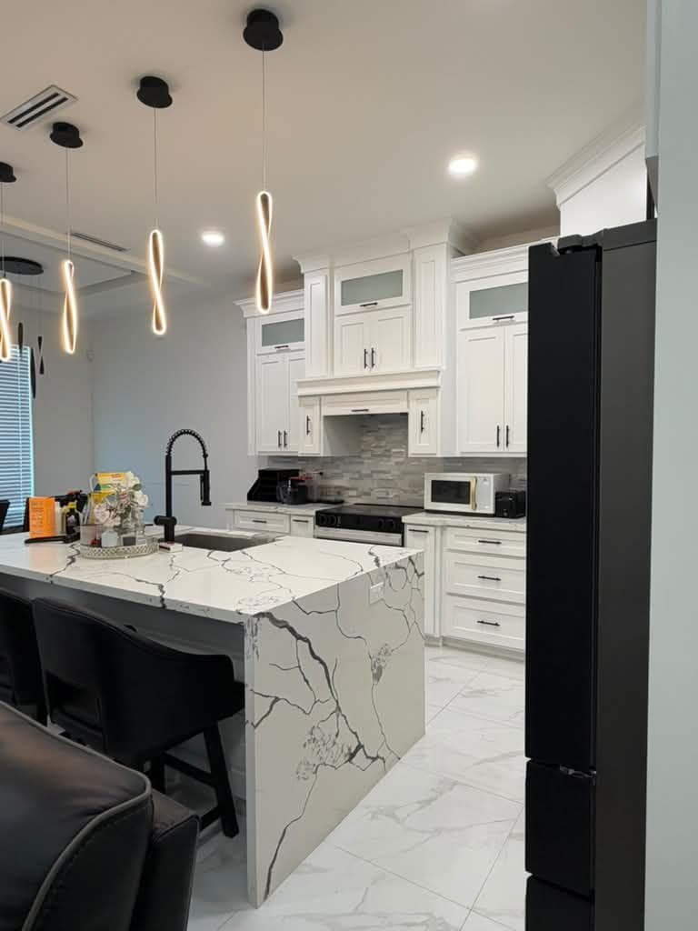 Mission House: 3005 Timberwood Ave