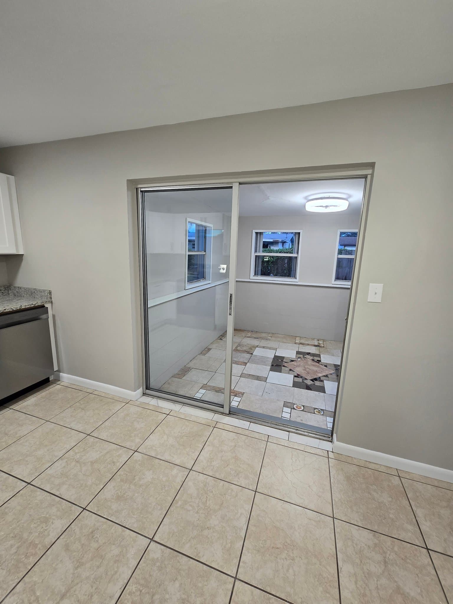 Melbourne House: 1857 Glenwood Dr