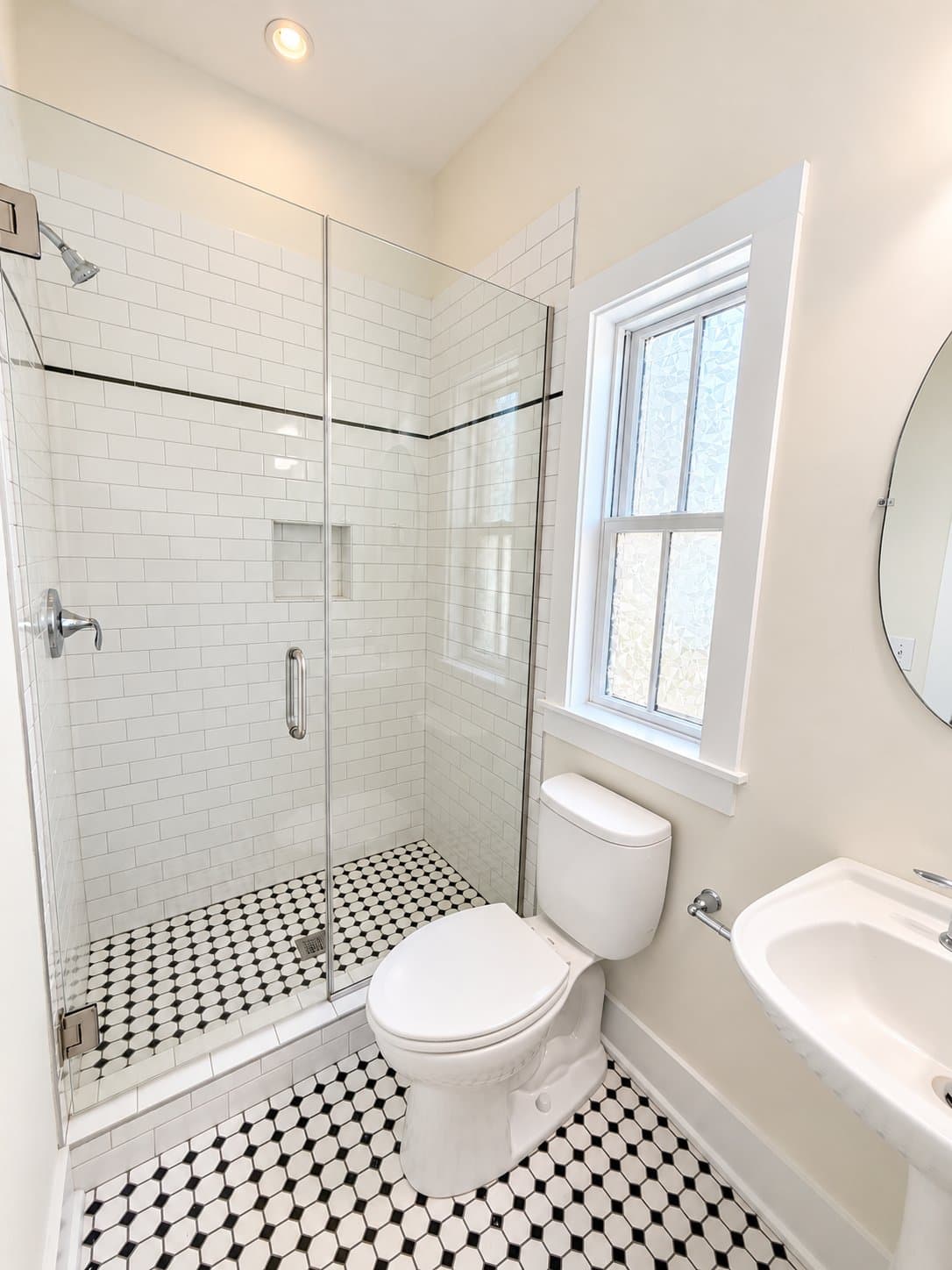 Charleston House: 13 Nunan Street