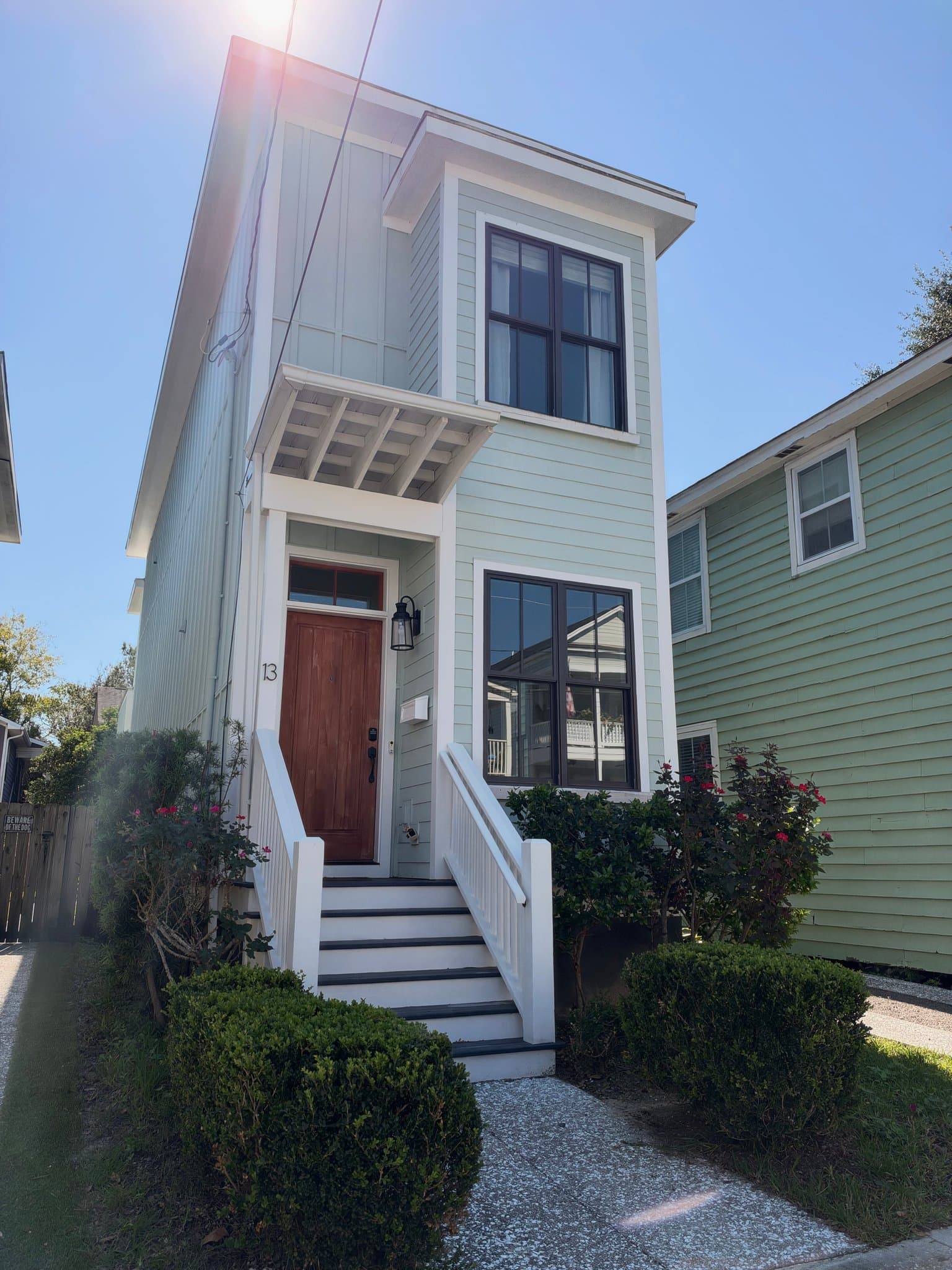 Charleston House: 13 Nunan Street