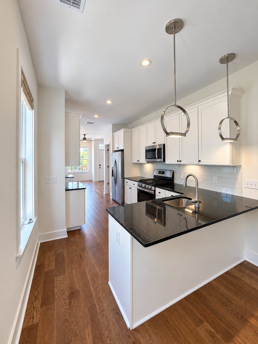 Charleston House: 13 Nunan Street