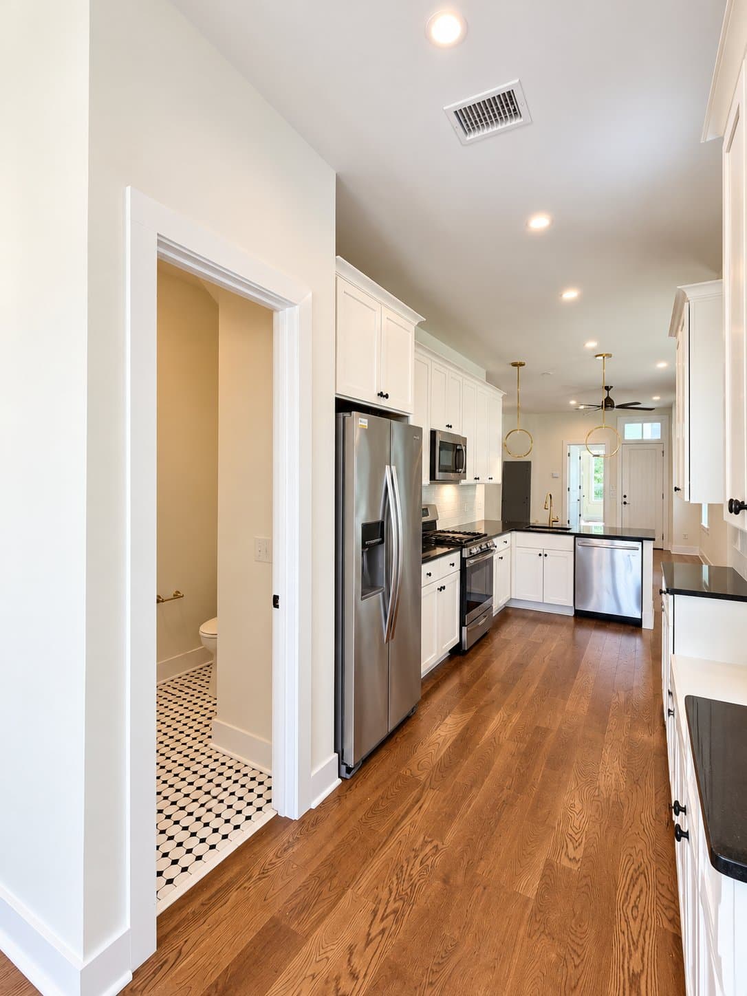 Charleston House: 13 Nunan Street