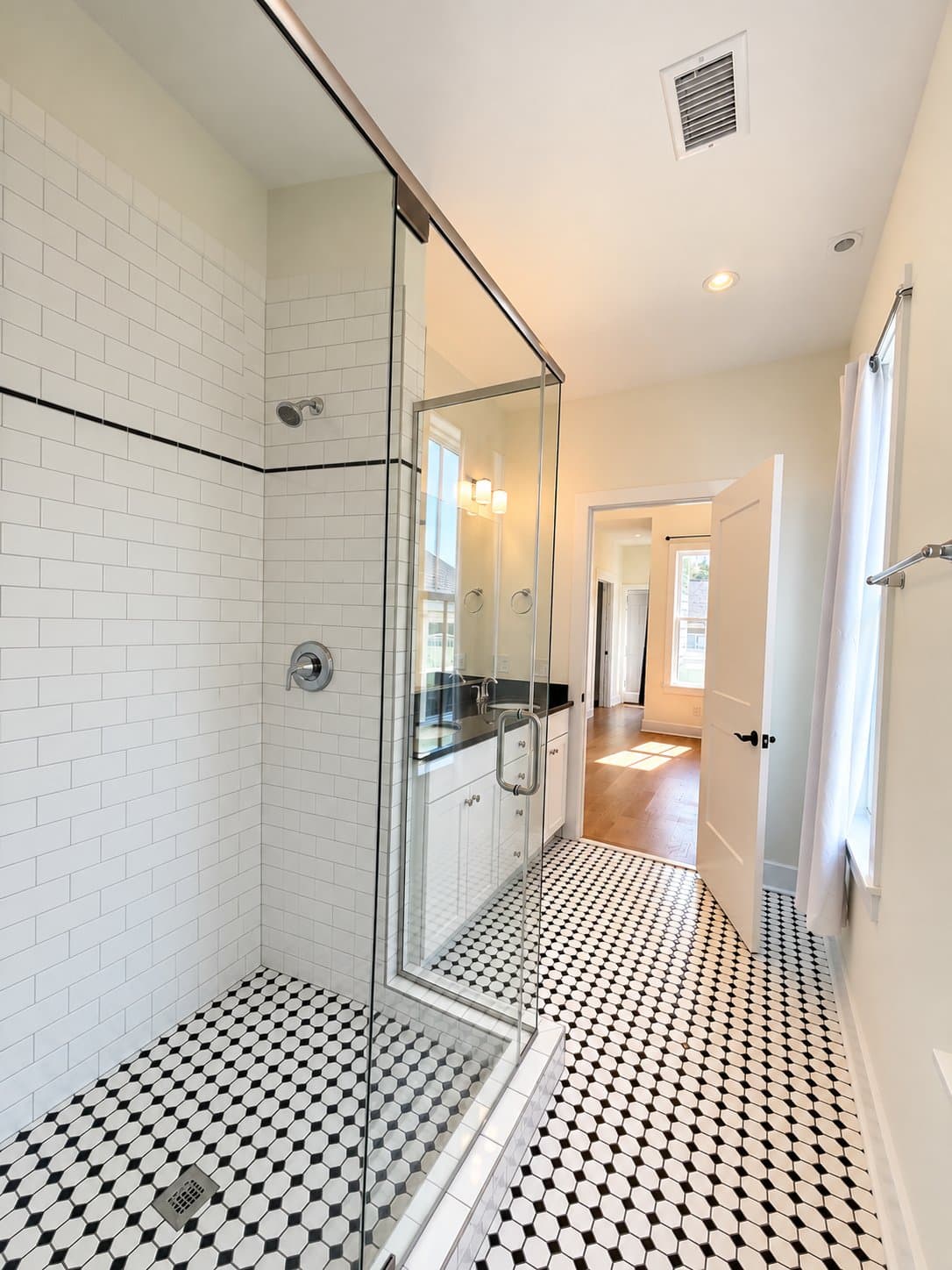 Charleston House: 13 Nunan Street