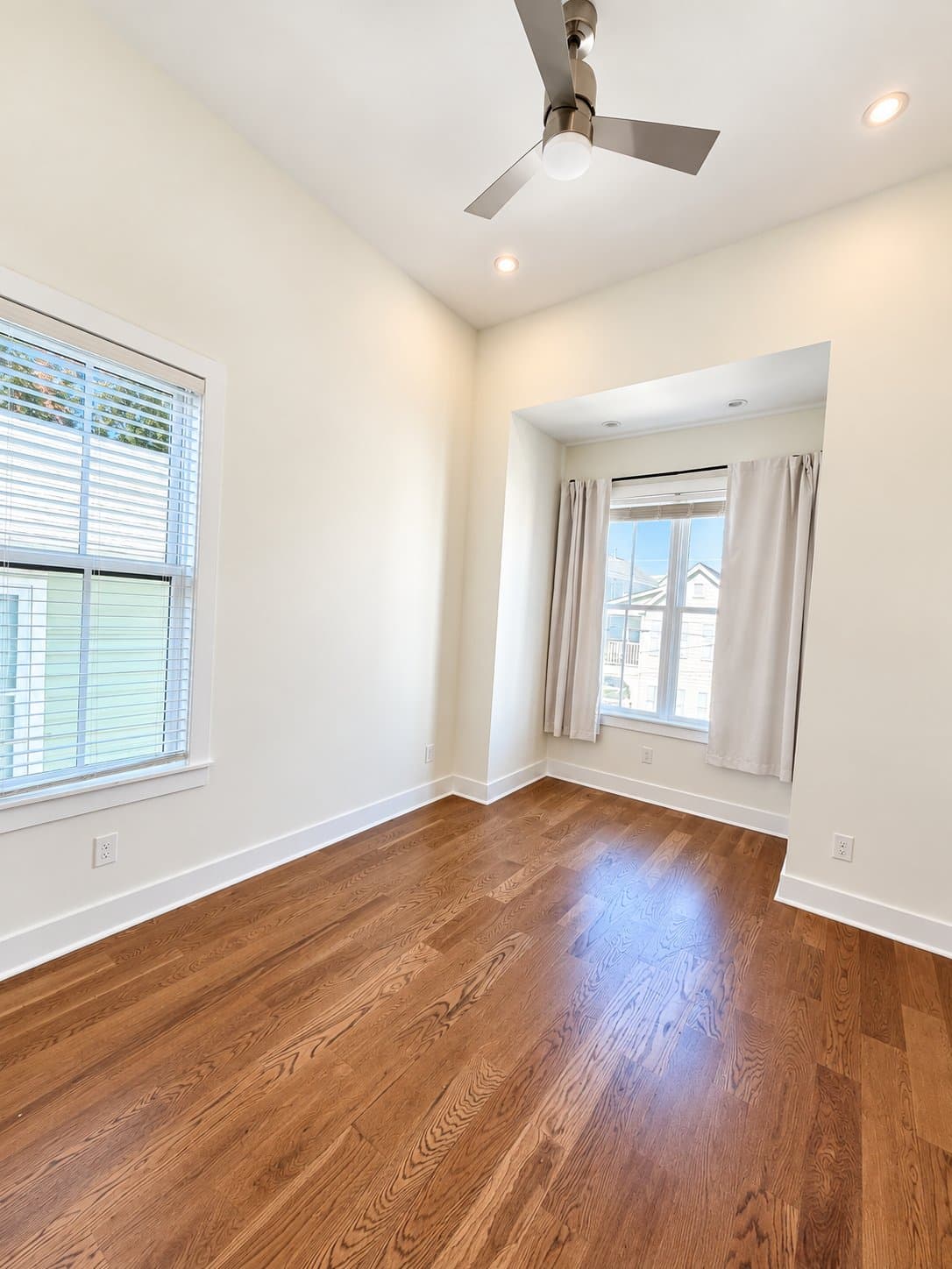 Charleston House: 13 Nunan Street