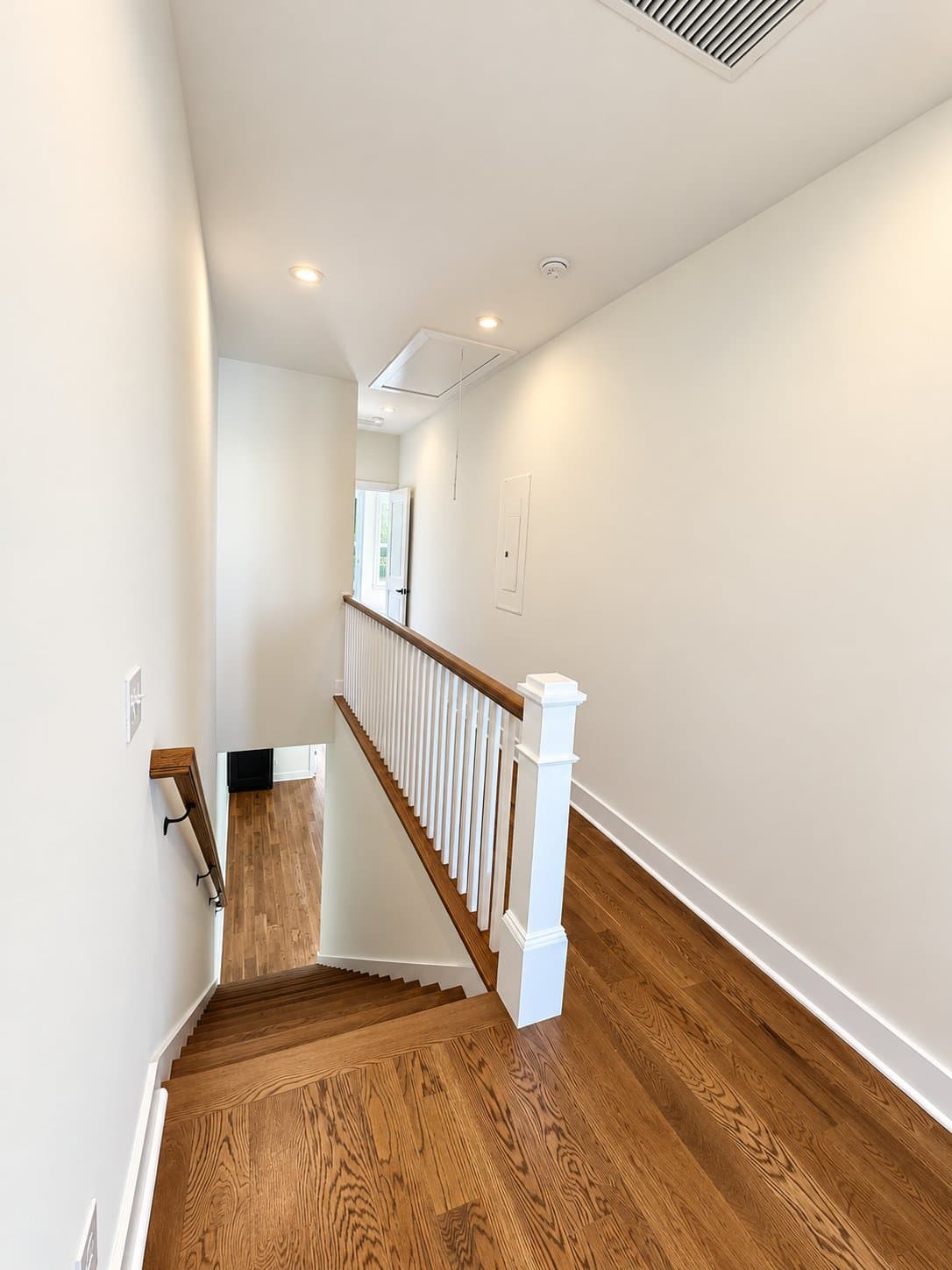 Charleston House: 13 Nunan Street