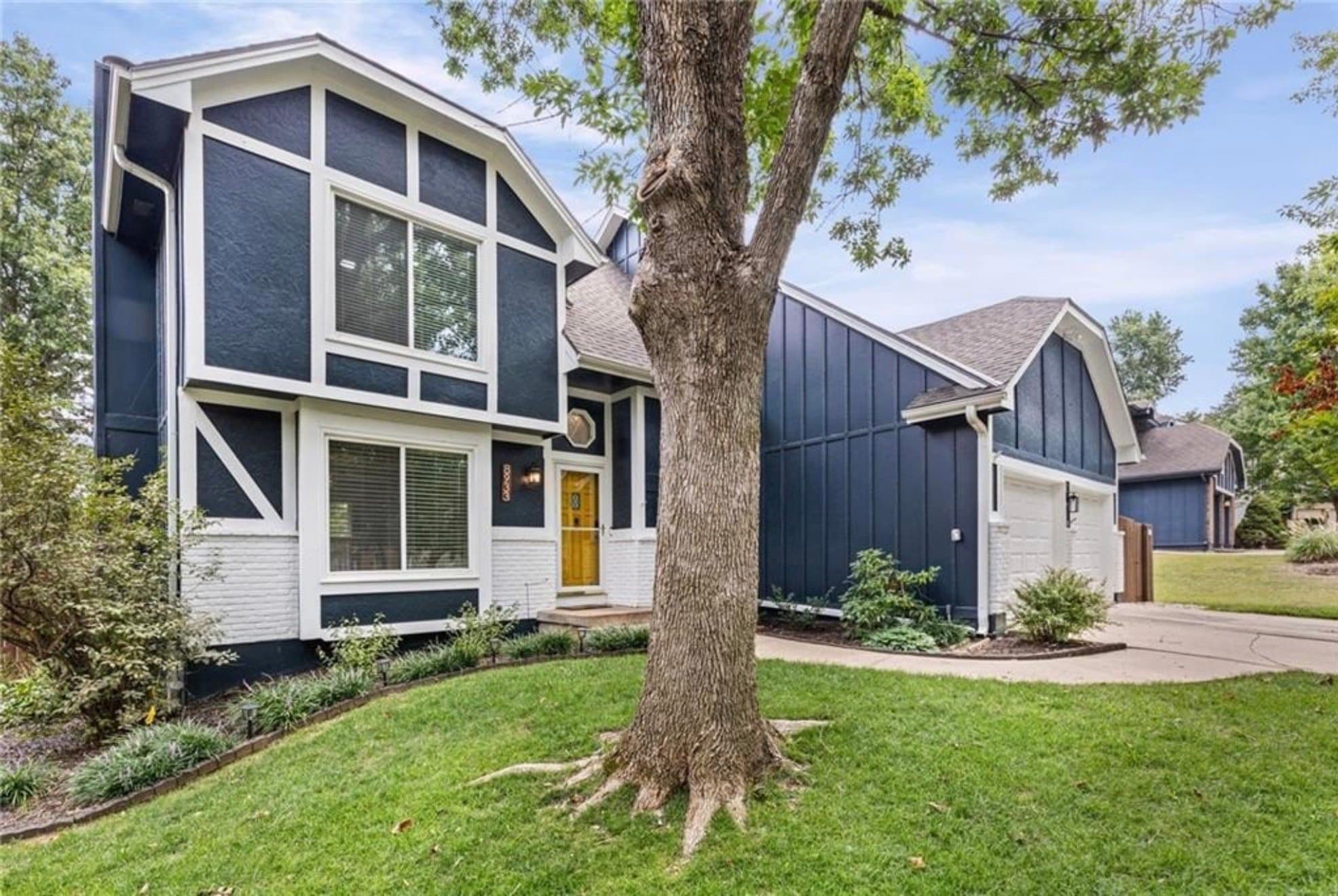 Lenexa House: 8933 Woodstone St