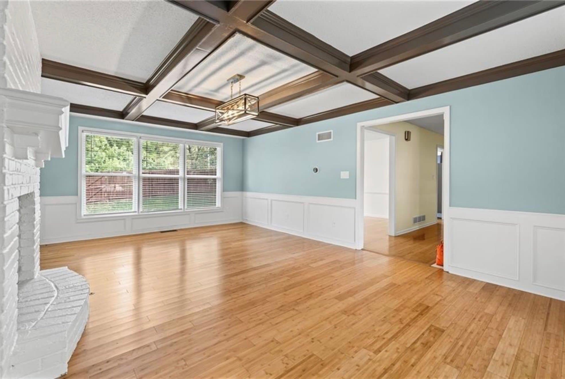 Lenexa House: 8933 Woodstone St