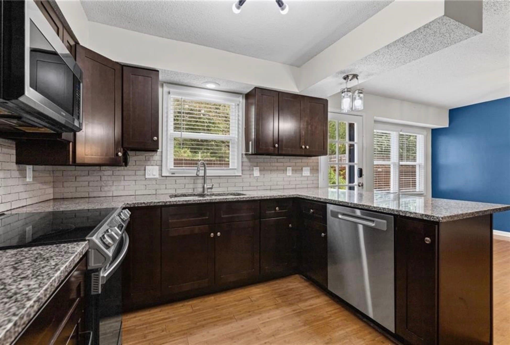 Lenexa House: 8933 Woodstone St