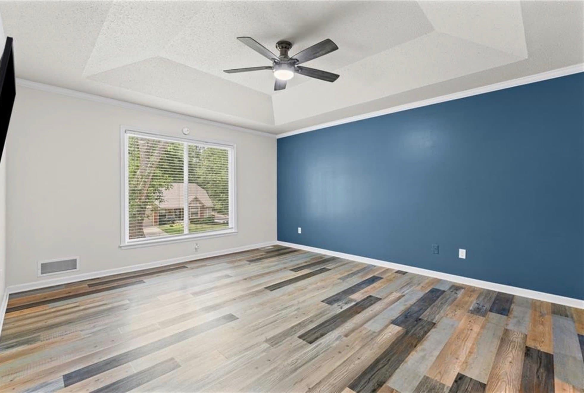 Lenexa House: 8933 Woodstone St