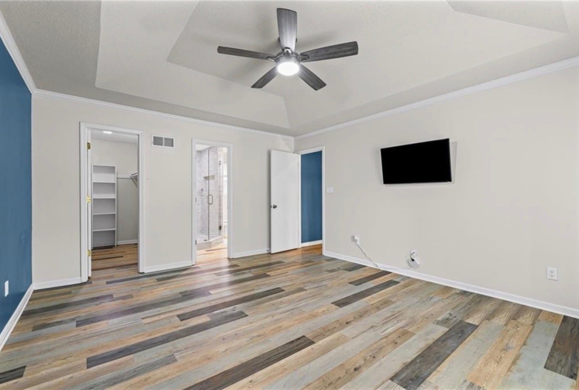 Lenexa House: 8933 Woodstone St