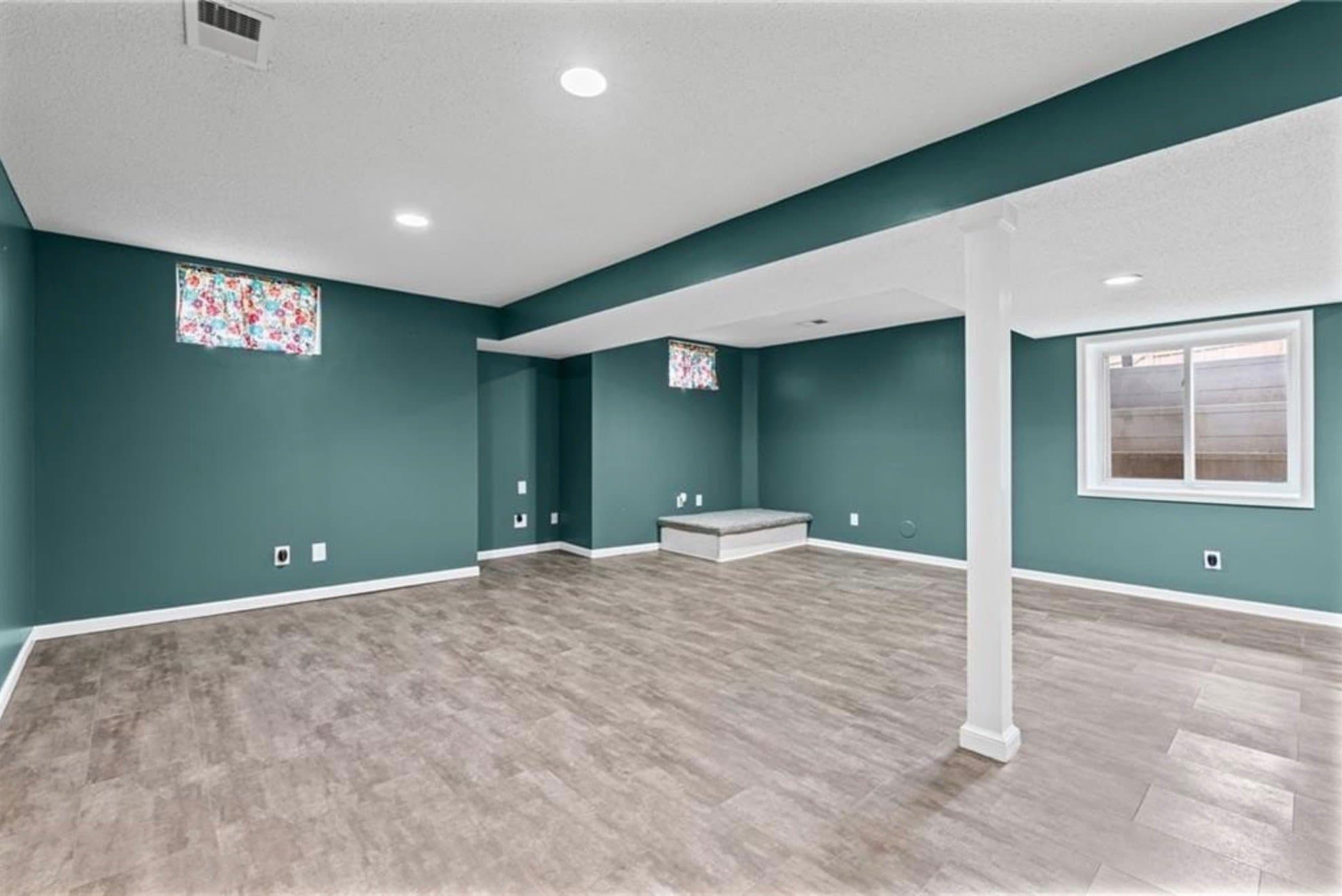Lenexa House: 8933 Woodstone St