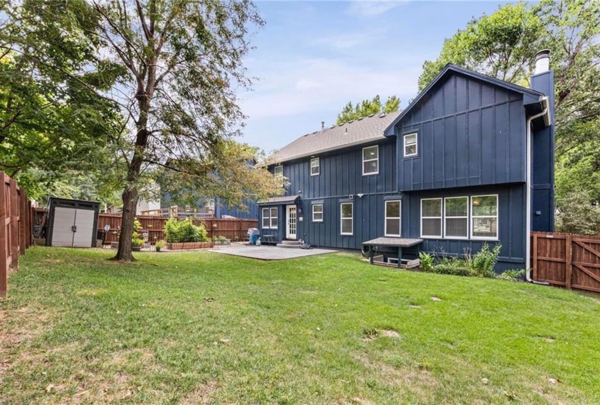 Lenexa House: 8933 Woodstone St