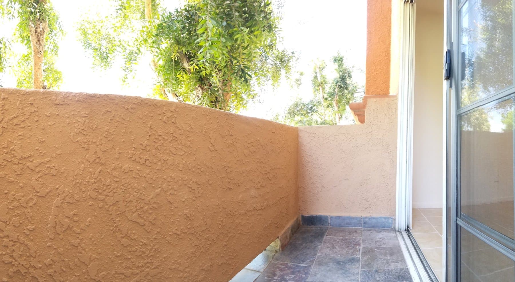 North Hollywood Apartment: 11020 Hesby Street