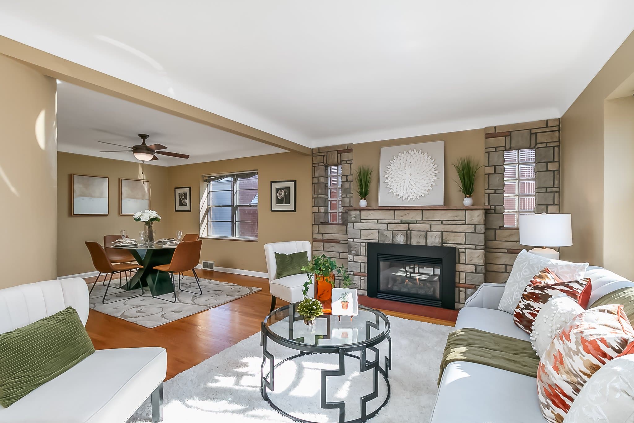 St Louis House: 6353 Lansdowne Ave