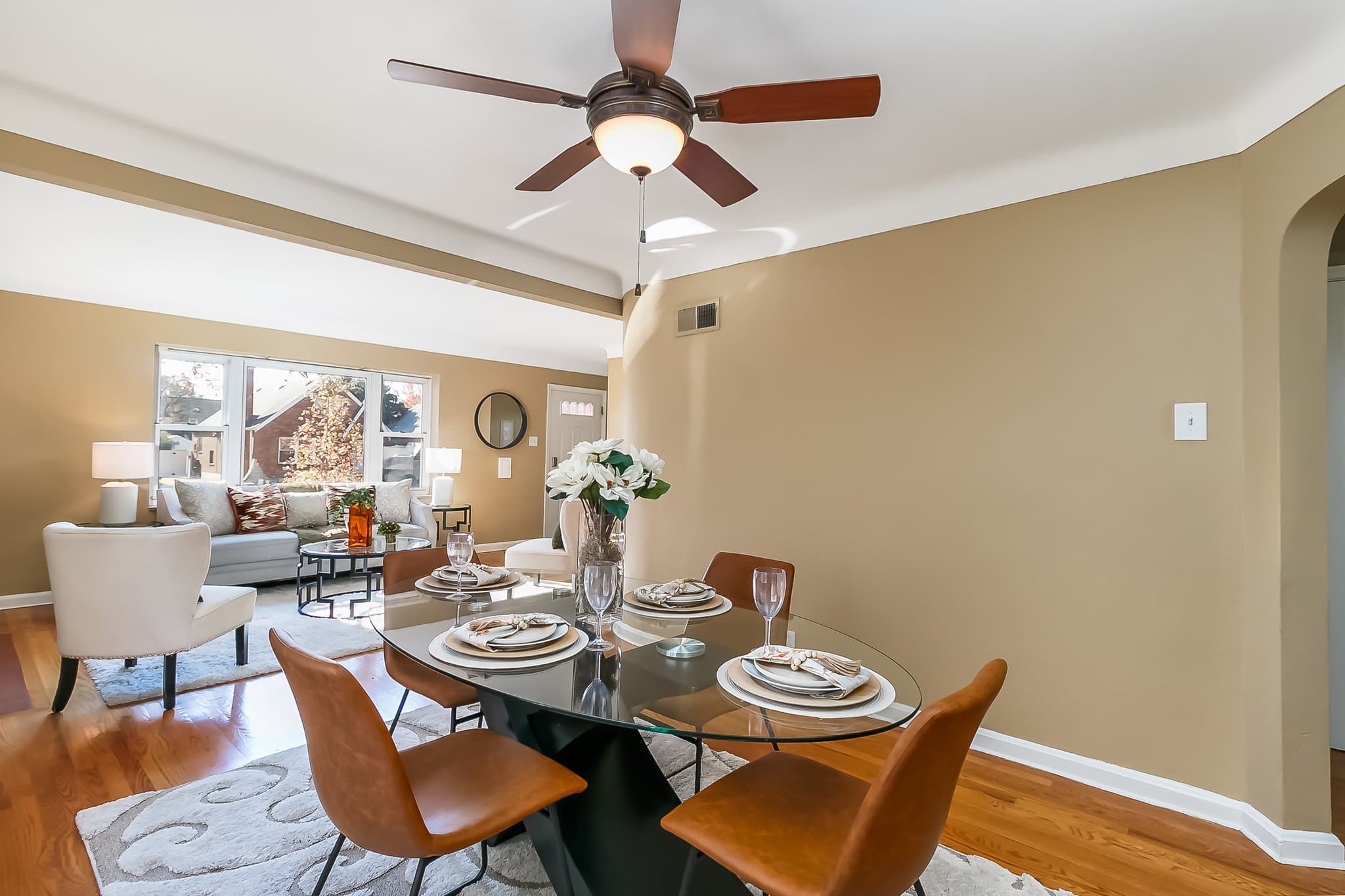 St Louis House: 6353 Lansdowne Ave