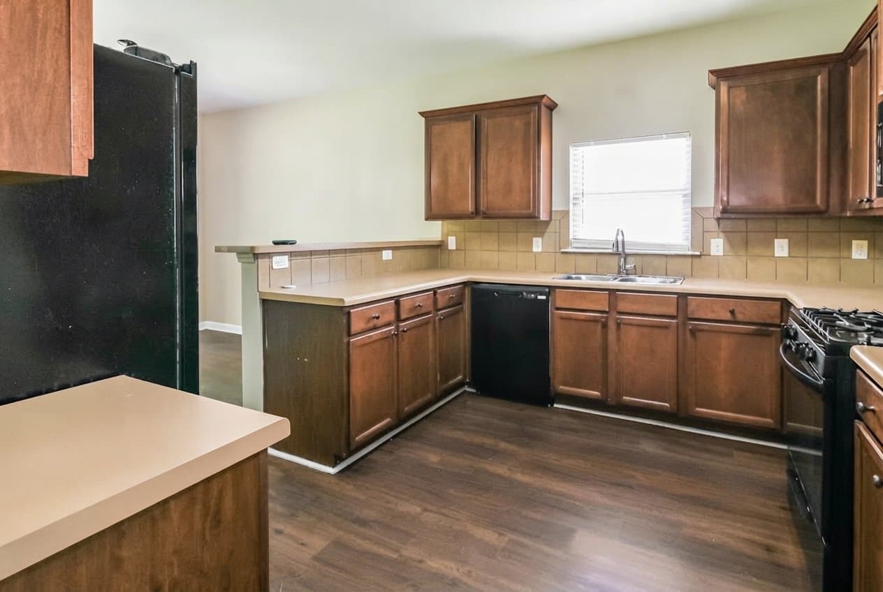 Union City House: 7752 Fabled Pt