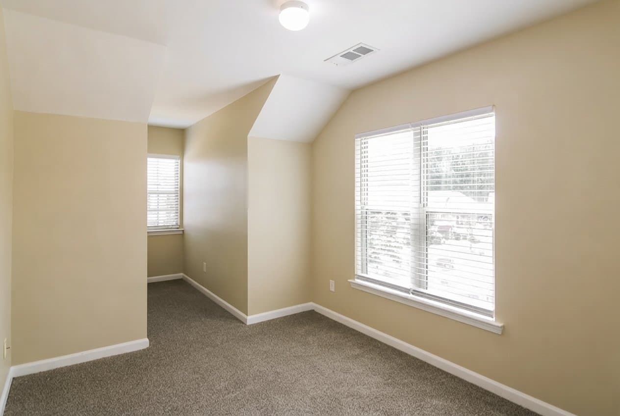 Union City House: 7752 Fabled Pt
