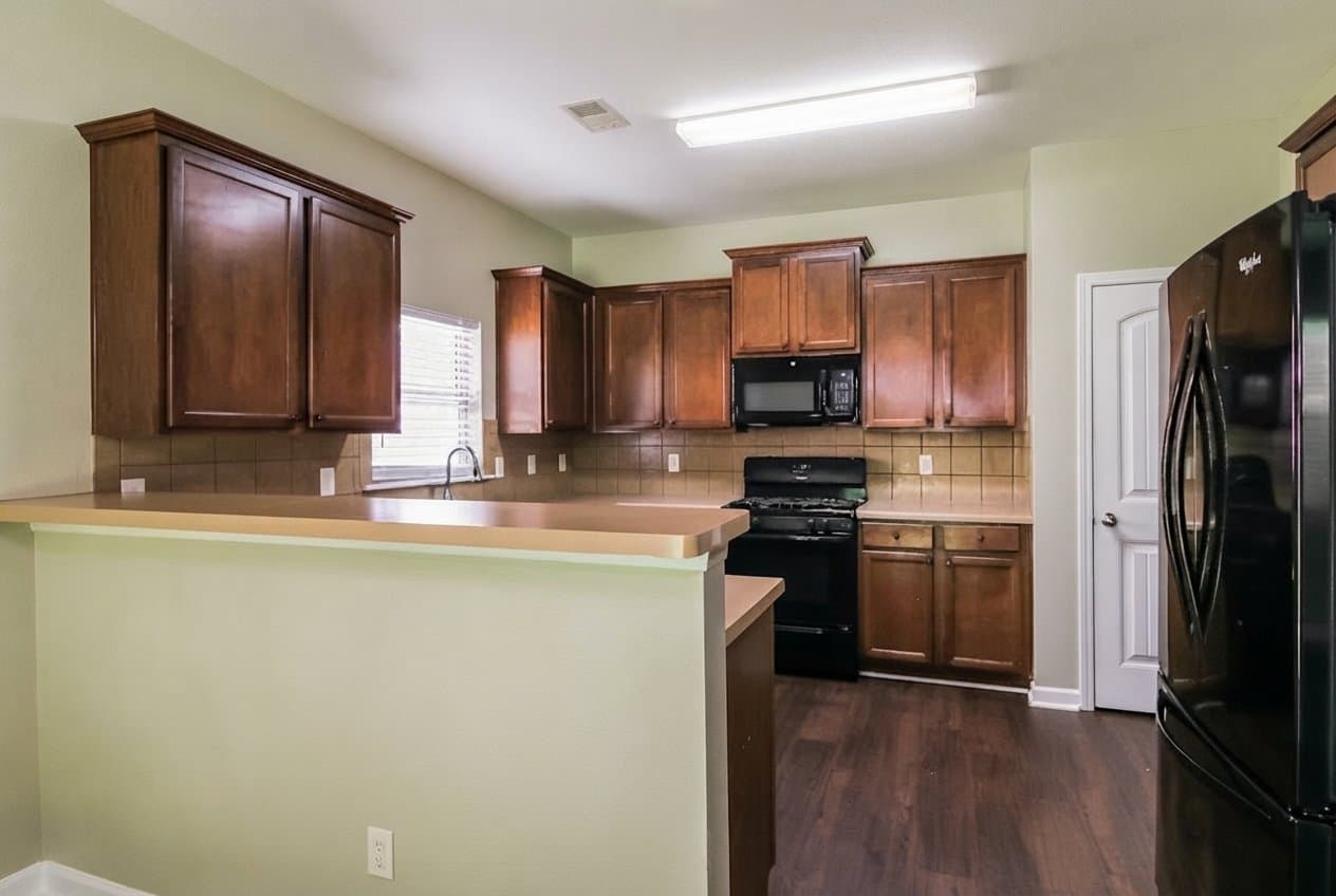 Union City House: 7752 Fabled Pt