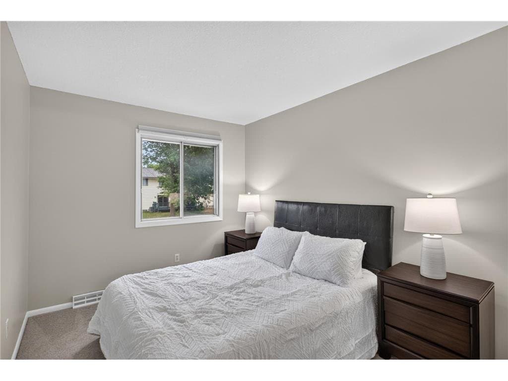 Maplewood Townhome: 456 Dorland Ct S.
