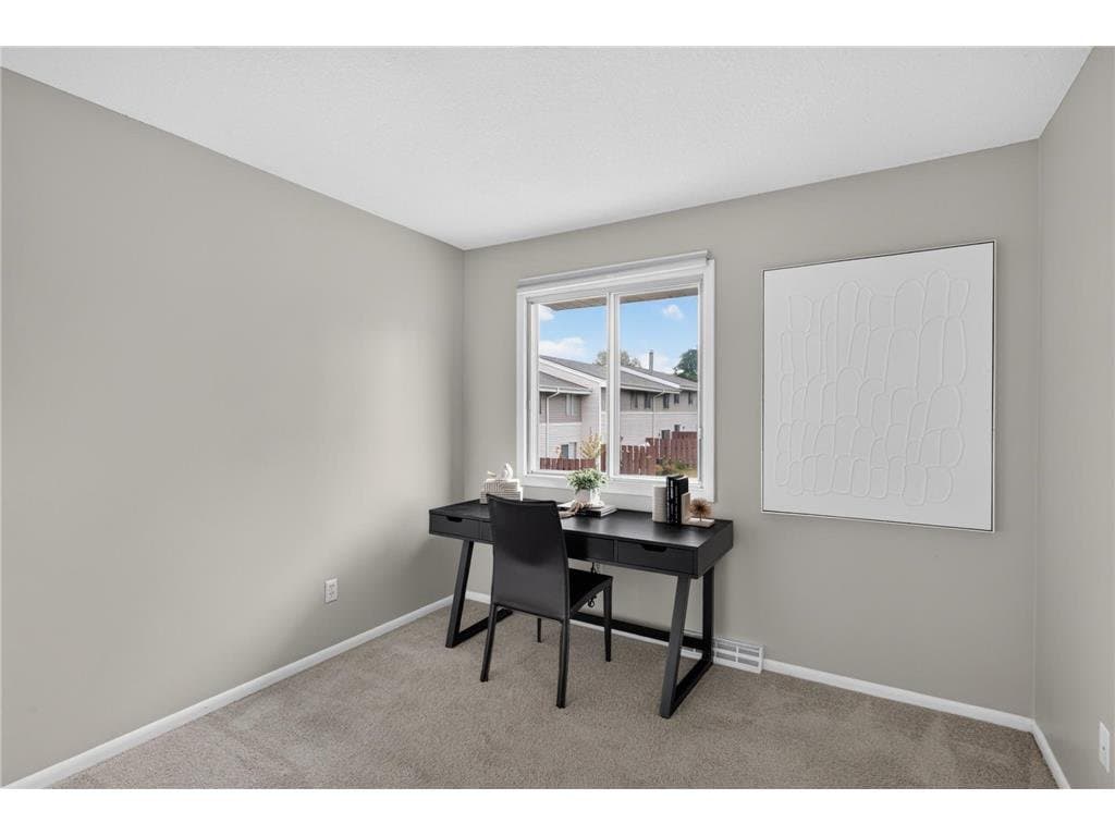 Maplewood Townhome: 456 Dorland Ct S.