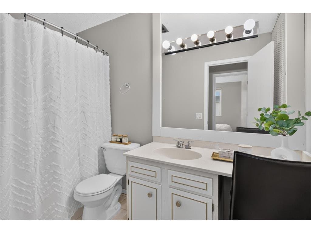 Maplewood Townhome: 456 Dorland Ct S.
