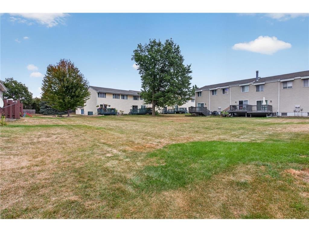 Maplewood Townhome: 456 Dorland Ct S.