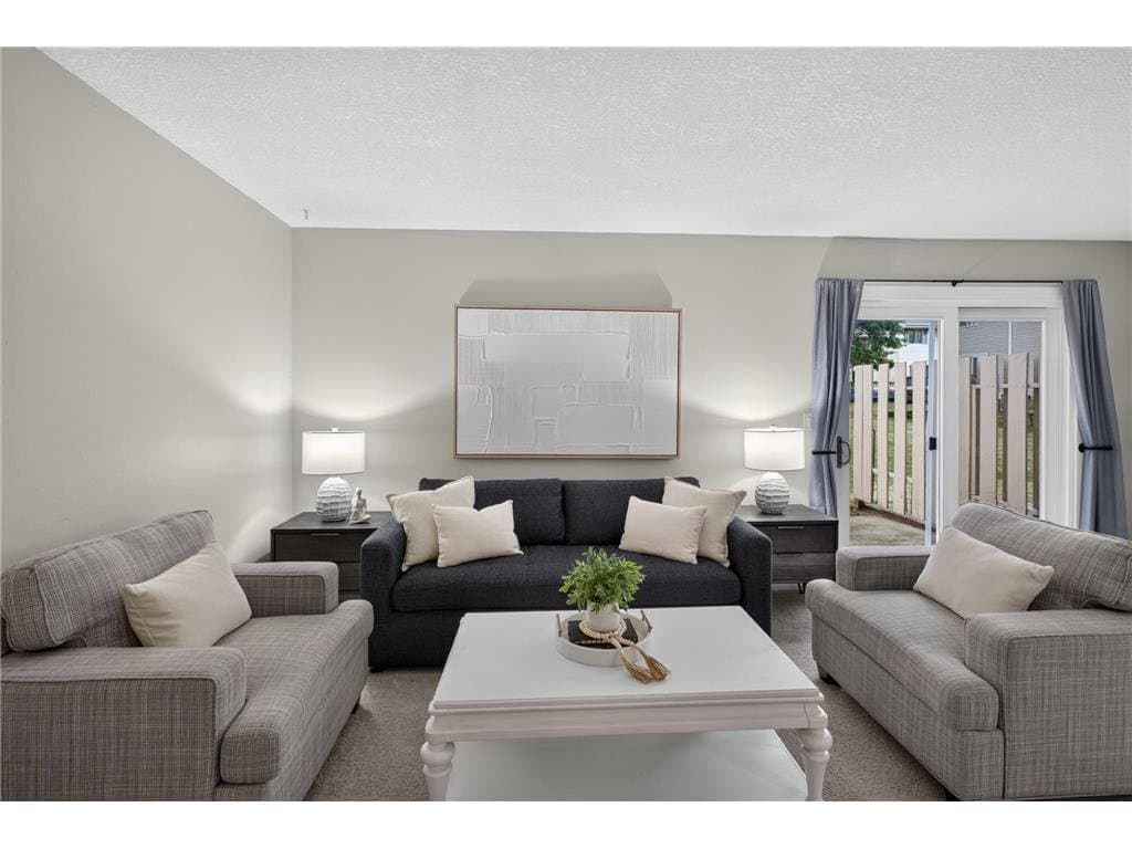 Maplewood Townhome: 456 Dorland Ct S.
